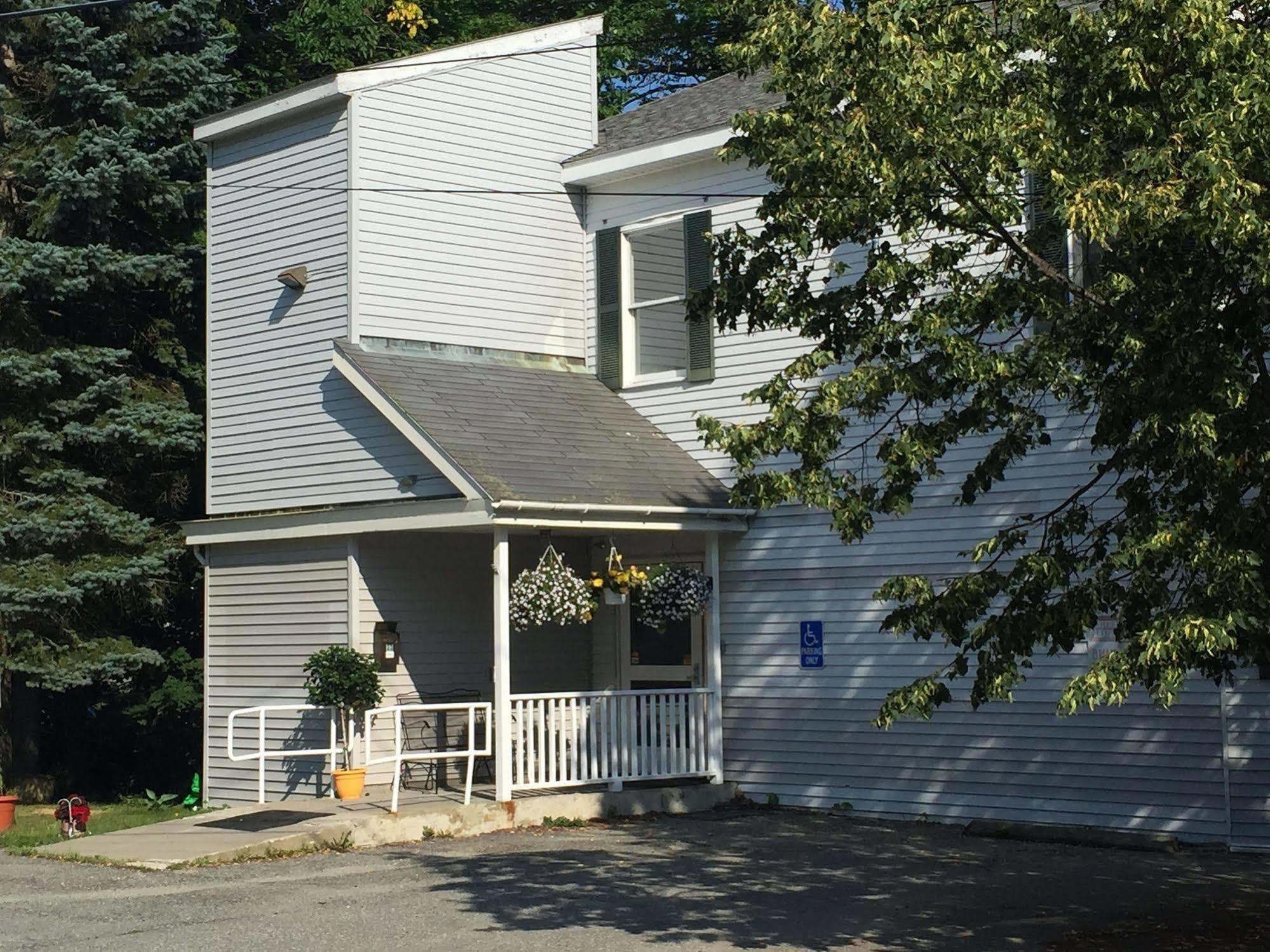 The Sanctuary Inn And Art Gallery Ellsworth Exterior foto